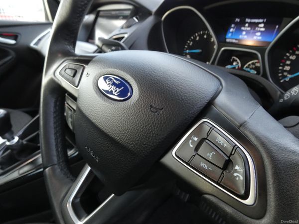 Ford Focus 1.0 Ecoboost Turbo 125PS Titanium 378401344