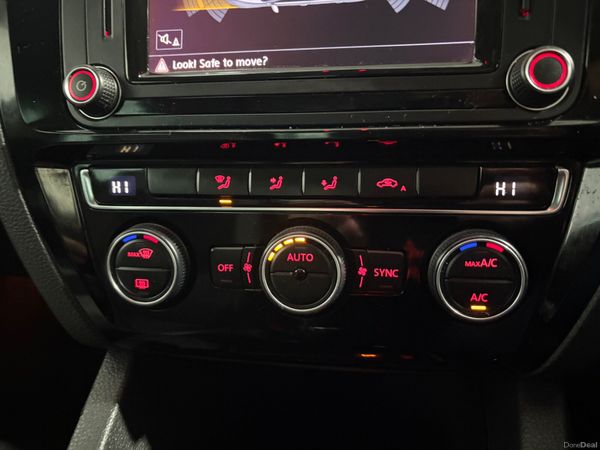 2016 Volkswagen Jetta Highline 2.0 TDi Manual 378413555