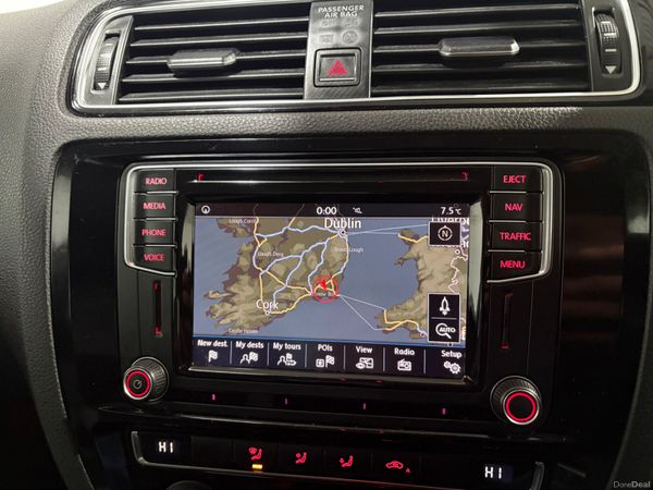 2016 Volkswagen Jetta Highline 2.0 TDi Manual 378413559