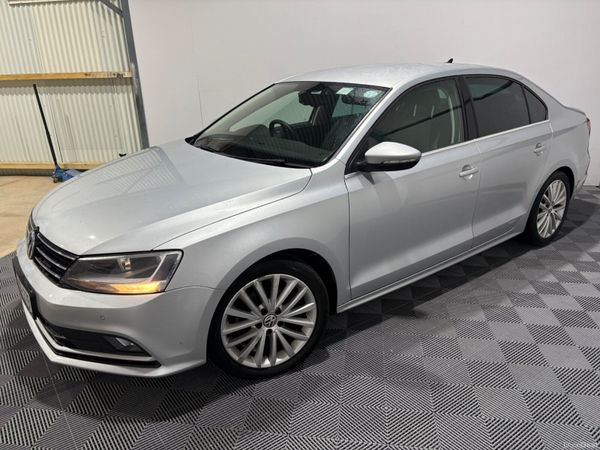 2016 Volkswagen Jetta Highline 2.0 TDi Manual 378413509