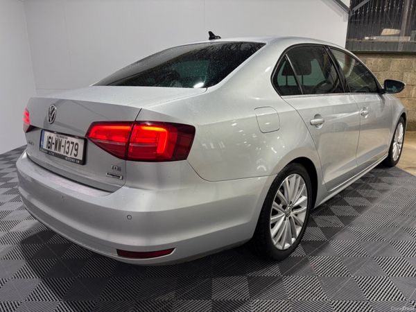 2016 Volkswagen Jetta Highline 2.0 TDi Manual 378413524