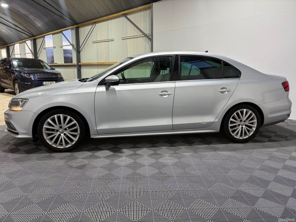 2016 Volkswagen Jetta Highline 2.0 TDi Manual 378413527