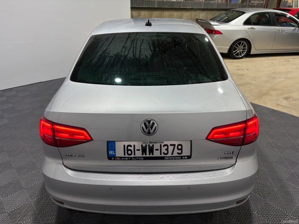 2016 Volkswagen Jetta Highline 2.0 TDi Manual 378413534