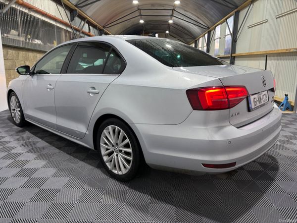 2016 Volkswagen Jetta Highline 2.0 TDi Manual 378413535