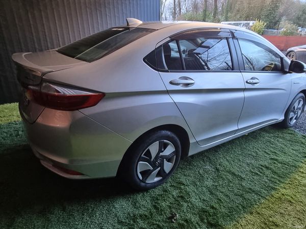 2015 Honda Grace Automatic 378416789