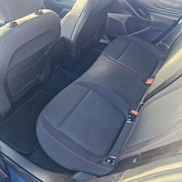 LOW MILEAGE Ford Focus 2020 378550404