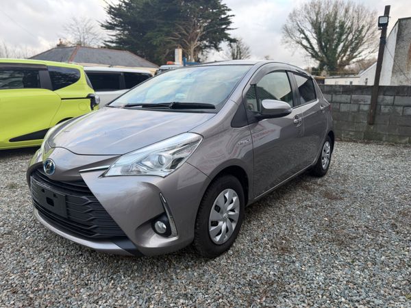 Toyota Vitz 2017 378570159