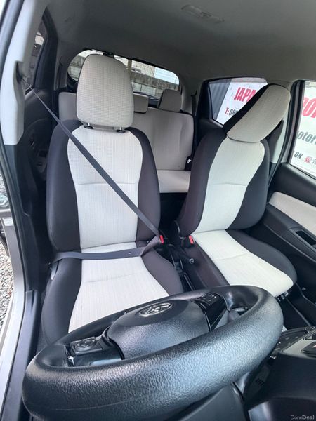 Toyota Vitz 2017 378570167