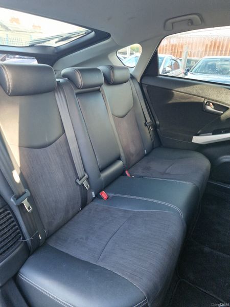 2014 Toyota Prius G pack |Half leather interior 378509577