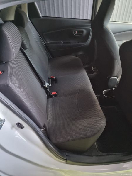 2014 Toyota Vitz Automatic 378534287