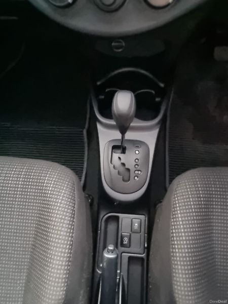 2014 Toyota Vitz Automatic 378534341