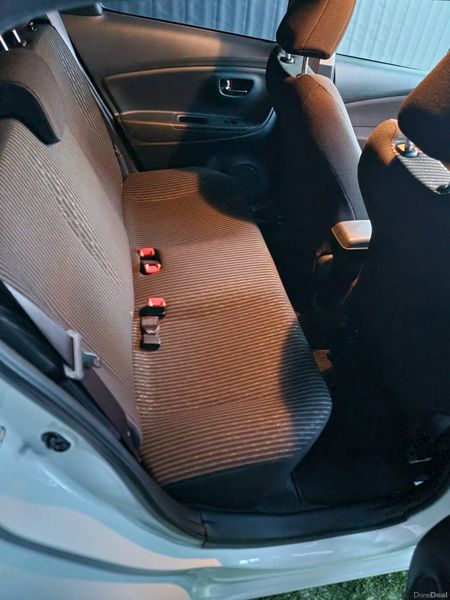 2015 Toyota Vitz Automatic 378535054