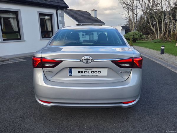 Toyota Avensis 2018 378673811