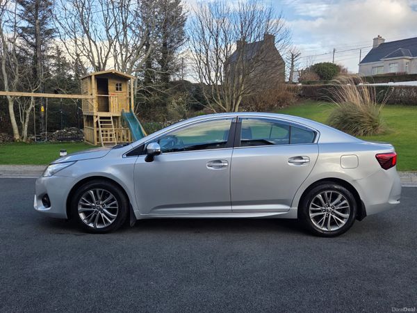Toyota Avensis 2018 378673812