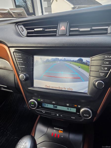 Toyota Avensis 2018 378673825