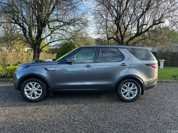 Land Rover Discovery 7 Seater 378681141