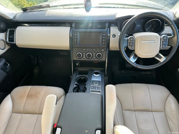 Land Rover Discovery 7 Seater 378681143