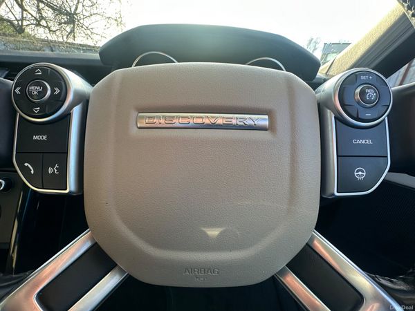 Land Rover Discovery 7 Seater 378681147