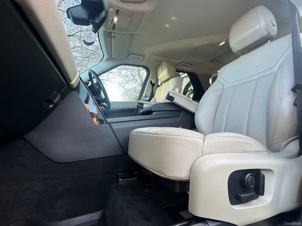 Land Rover Discovery 7 Seater 378681155