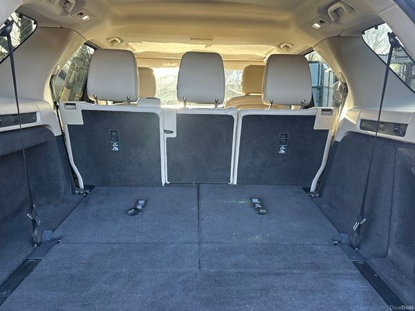 Land Rover Discovery 7 Seater 378681157