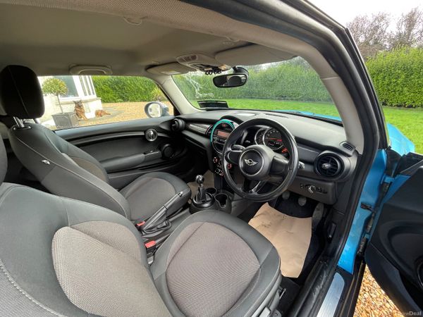 Mini Cooper 2015 378698583