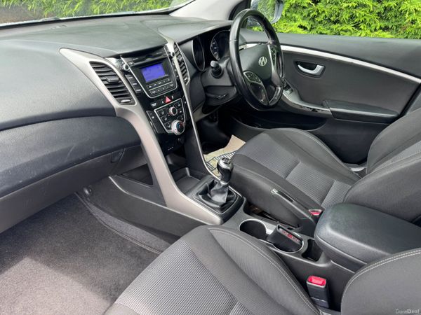 Hyundai i30 CRDi 1.6 DELUXE 2015 378756713