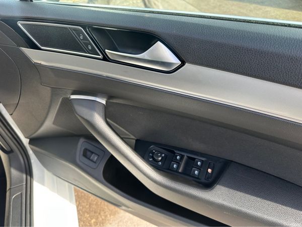 Volkswagen Passat CL 1.6 TDI MANUAL 6SPEED FWD 120 378761729