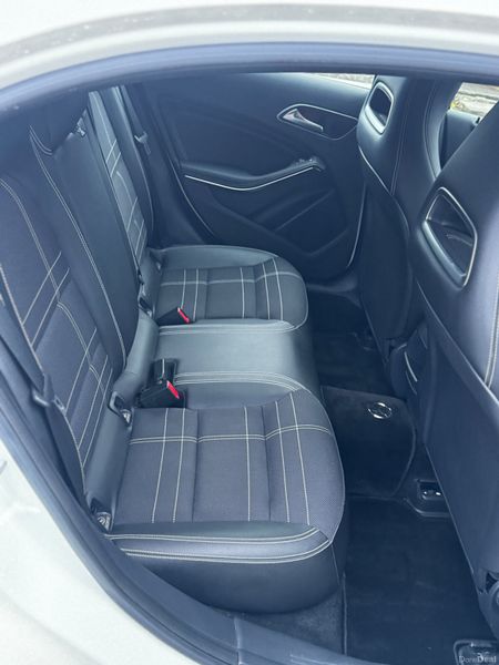 Merc A Class 1.6 Auto 26000kms 2015 378766375