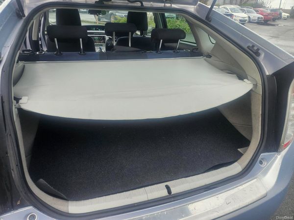 TOYOTA PRIUS 2015 ONE LADY OWNER -WELL MAINTAINED 378793427