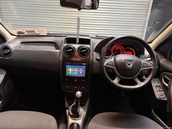 Dacia Duster 2017       LOW KLMS ! 378796371