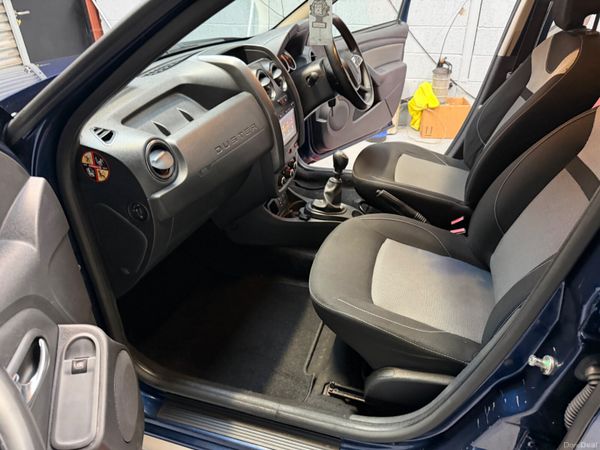 Dacia Duster 2017       LOW KLMS ! 378796383