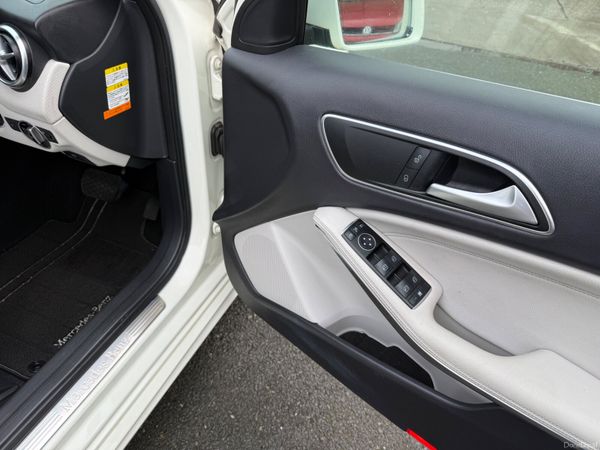 2015 Mercedes-Benz A180 1.6L Petrol Automatic 378724449