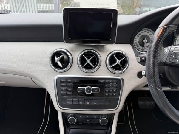 2015 Mercedes-Benz A180 1.6L Petrol Automatic 378724431
