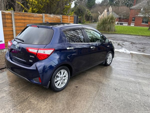 Toyota Vitz Jewela Hybrid automatic 378733253