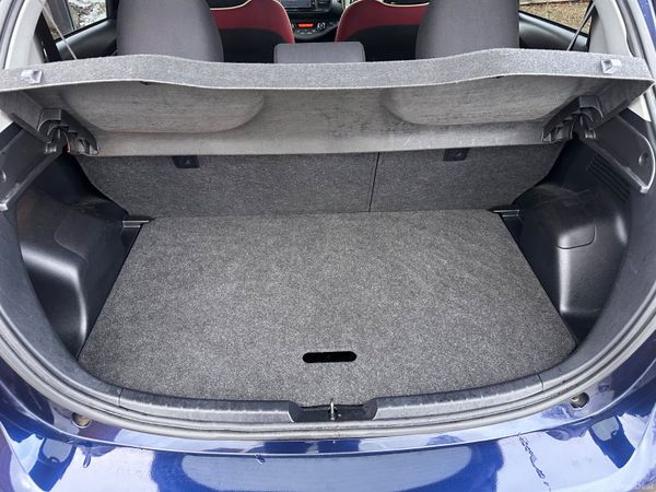 Toyota Vitz Jewela Hybrid automatic 378733272