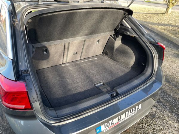 Volkswagen T-Roc 2018 378859941