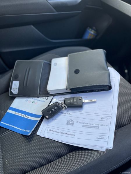 Volkswagen T-Roc 2018 378859945