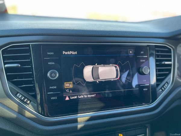 Volkswagen T-Roc 2018 378859957