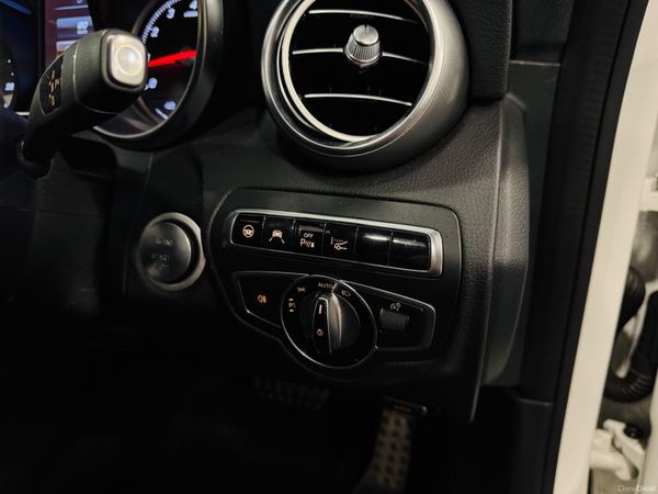 Mercedes C180-AMG Line-Premium Plus-Pan Roof 378902981