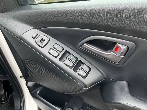 Hyundai ix35 1.7 Diesel Executive 2WD 115hp 379044857