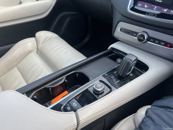 2022 Volvo XC90 R Design T8 Recharge PHEV Pan Roof 379051979