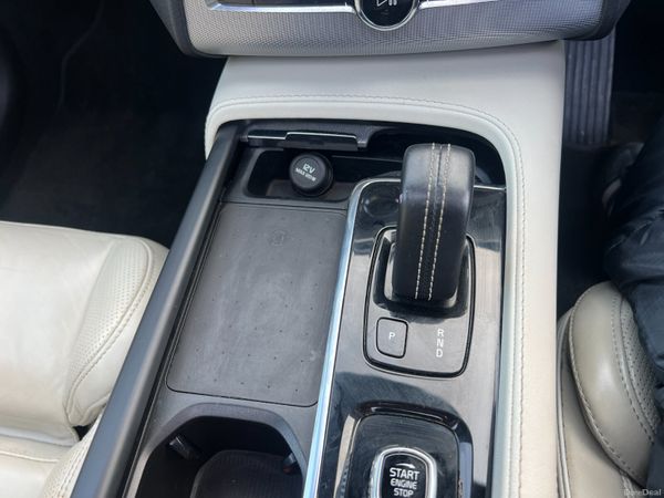 2022 Volvo XC90 R Design T8 Recharge PHEV Pan Roof 379051981