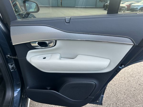 2022 Volvo XC90 R Design T8 Recharge PHEV Pan Roof 379051983