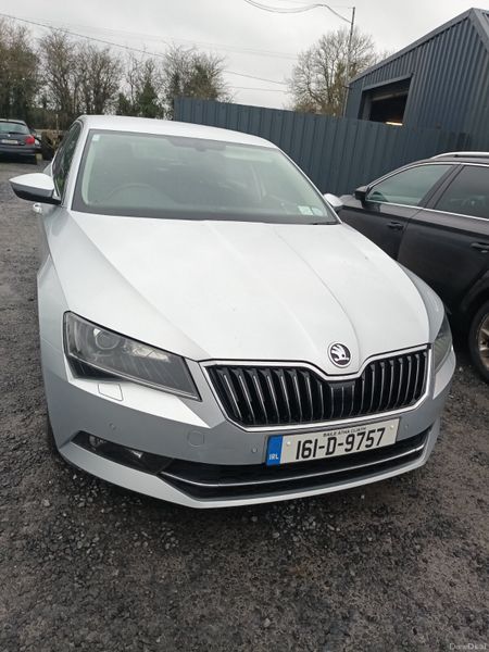 Skoda Superb 2016 379087787