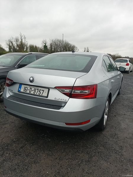 Skoda Superb 2016 379087789