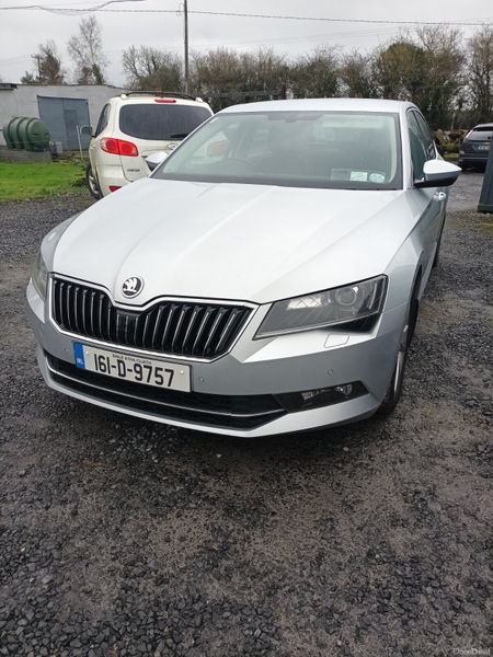 Skoda Superb 2016 379087792
