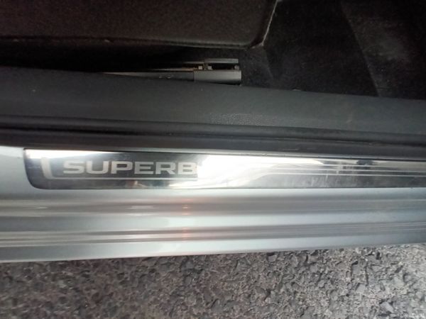 Skoda Superb 2016 379087811