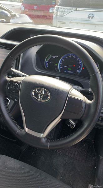 2014 Toyota Noah 1.8 Hybrid 7 SEATER 379031127