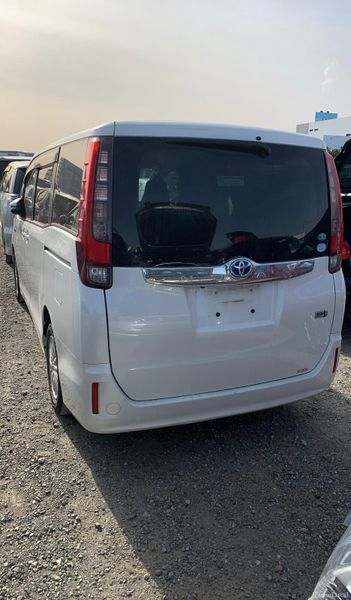 2014 Toyota Noah 1.8 Hybrid 7 SEATER 379031131