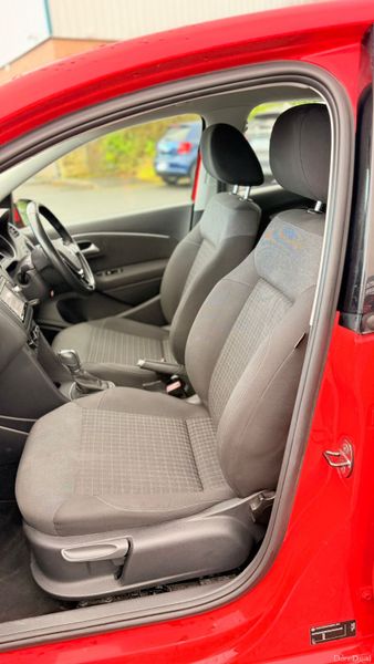 Volkswagen Polo 2016 - Red 379035217